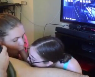 Man plays when 2 young woman gfs gargling his pipe